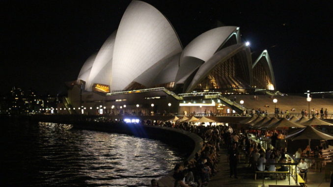 Sydney Circular Quay - Opera House bei Nacht