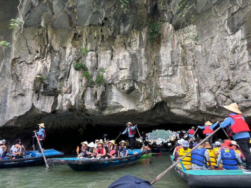 Boottour Hang Luon Cave