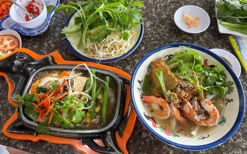 Restaurant in Ben TRe ( VInh Long) 